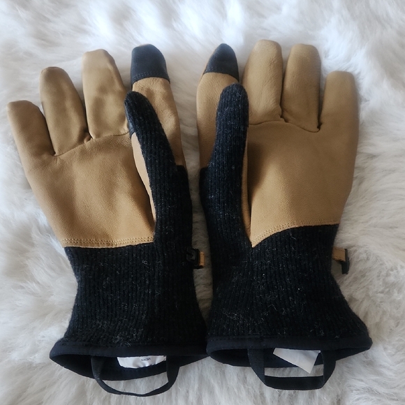 Outdoor Research Men's Black and Tan Gloves - Picture 2 of 4